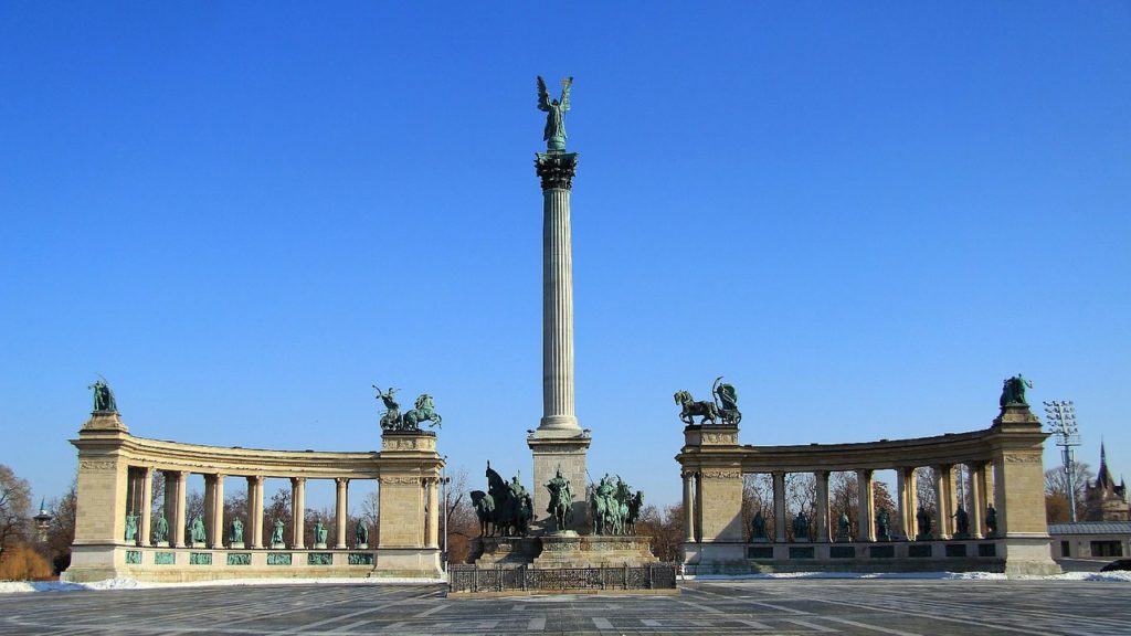 Heroes’ Square