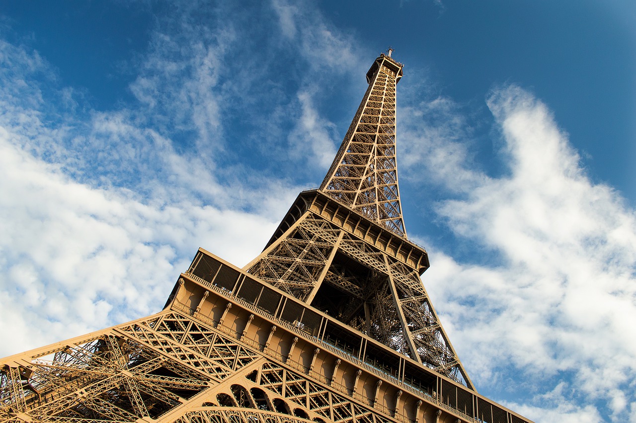 How to explore the iconic Landmarks in Paris from Home? » Topguide24 Blog